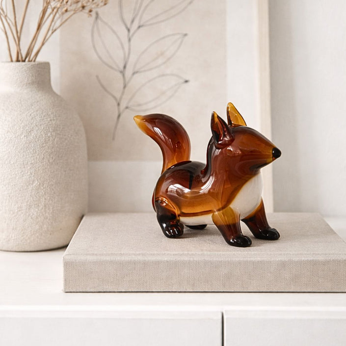 Amber Gilhari — The Quiet Forager