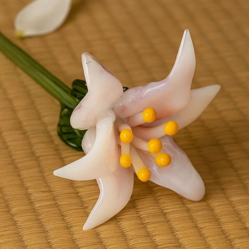 Bloom of Light – Hand-Blown Glass Lily
