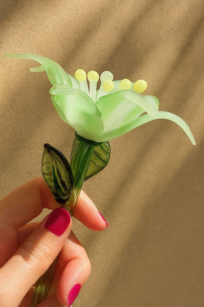 Emerald Bloom Lily – Hand-Blown Glass Flower Stem