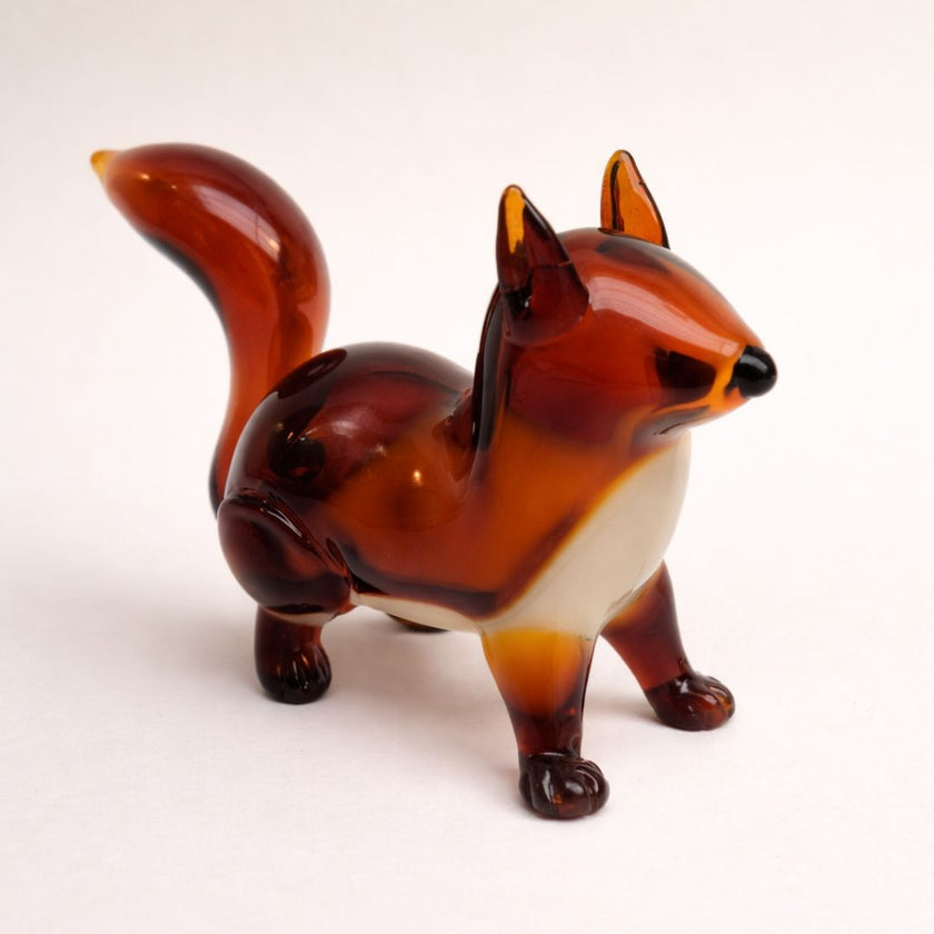 Amber Gilhari — The Quiet Forager