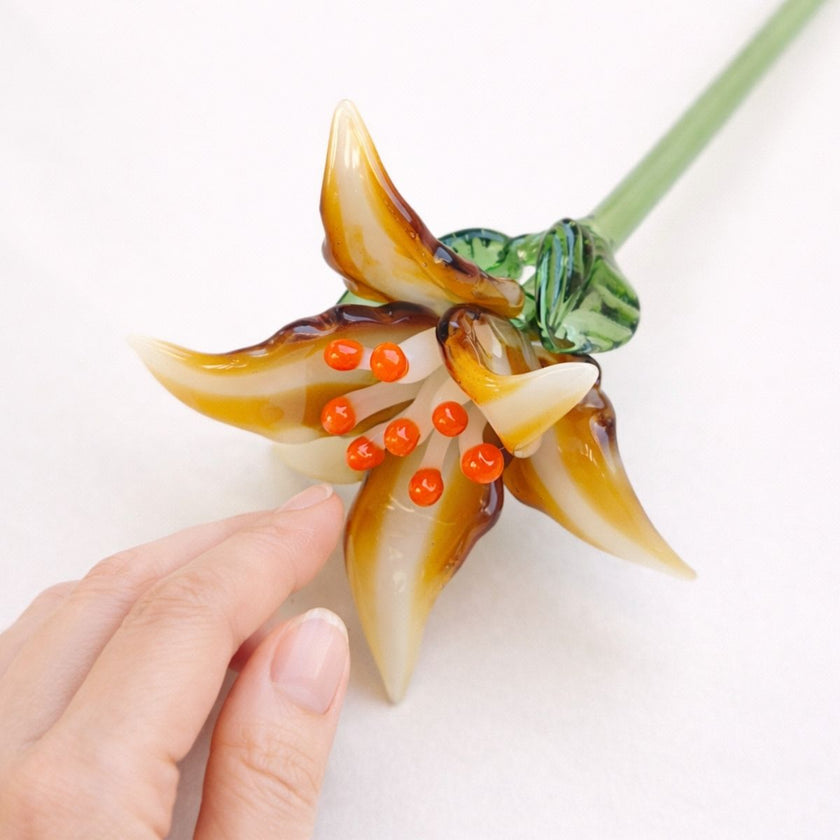 Bloom of Light – Hand-Blown Glass Lily