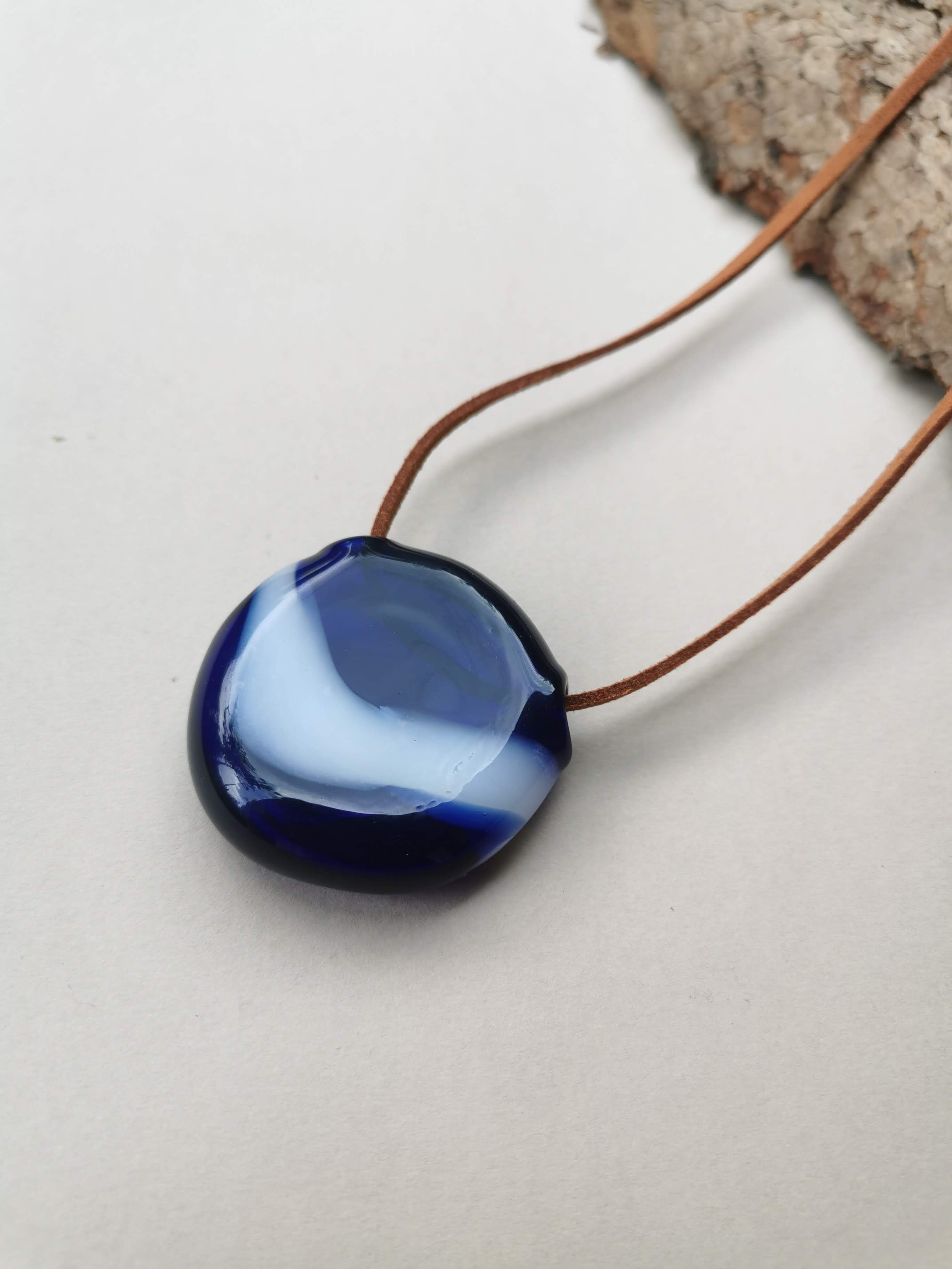 Blue Reflections - Glass Necklace