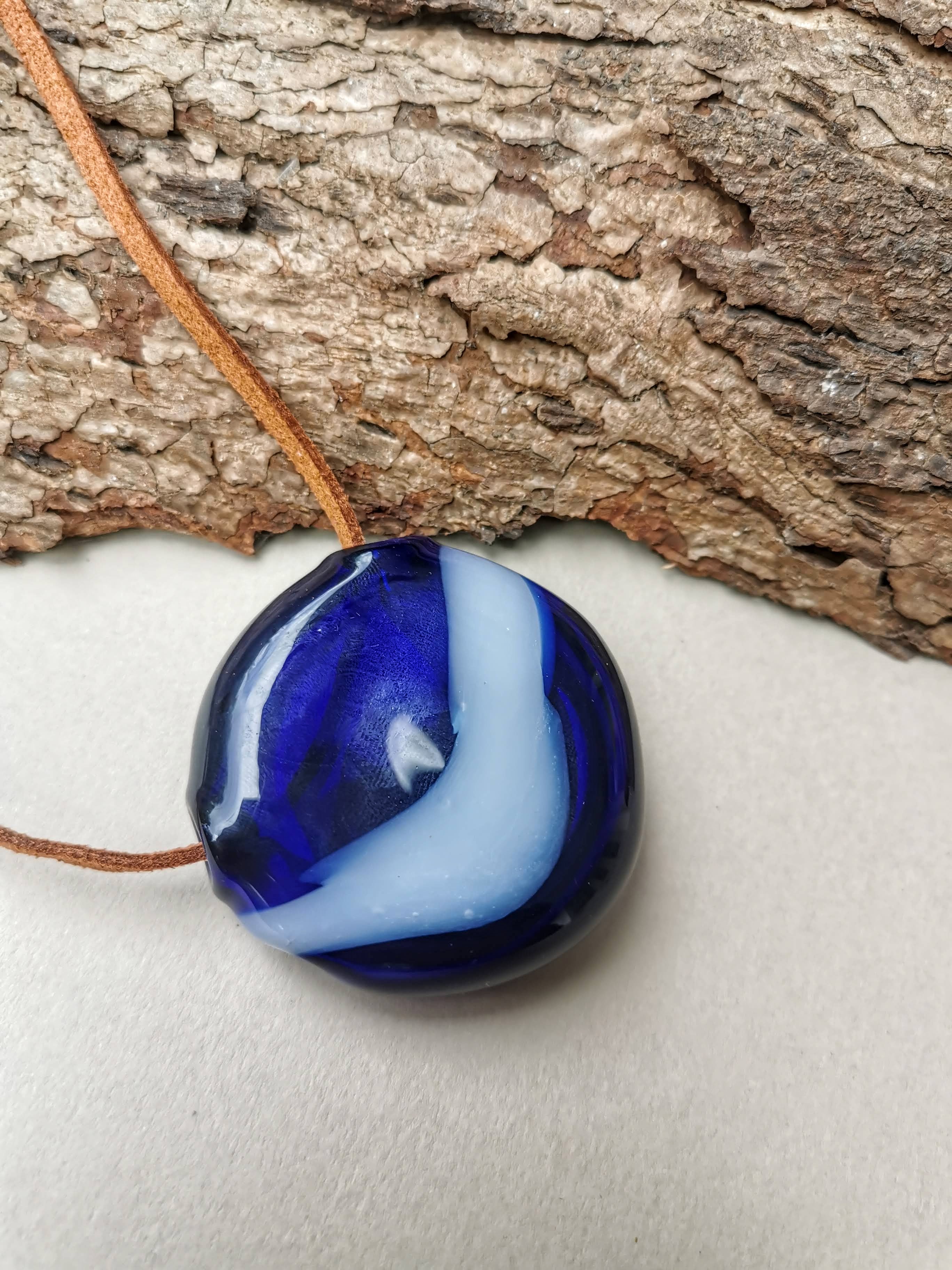 Blue Reflections - Glass Necklace